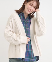 ざっくり編みが大人かわいい モールケーブルカーディガン