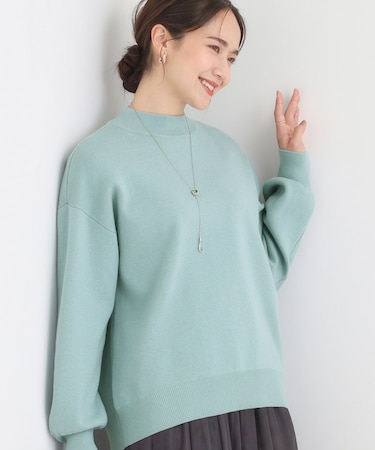 【洗える/毛玉レス】表面がきれいなハイネックバックスリットニット