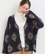 羽織るだけでスタイリングの主役に 起毛柄カーディガン