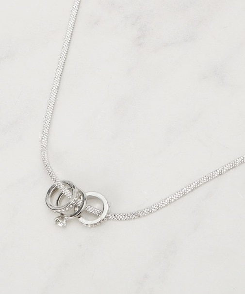 ミニトリプルリングスネークショートネックレス