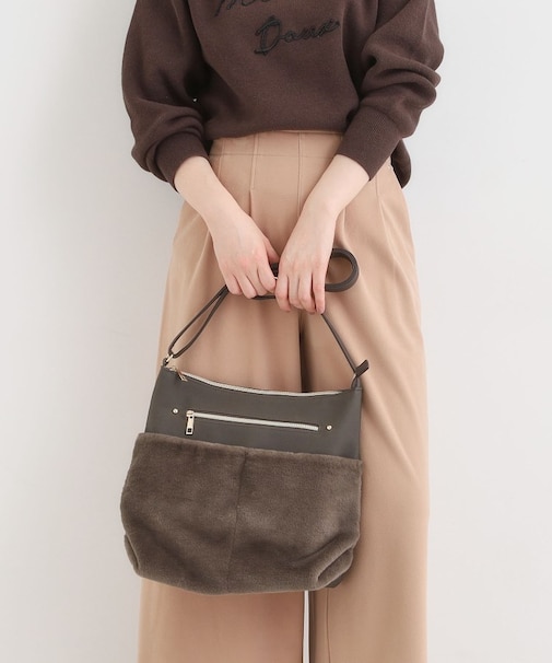 ポケットフェイクファーショルダーバッグ