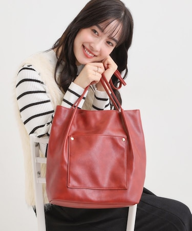 つや合皮つまみハンドルトートバッグ