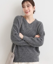 ふわふわVネックニット