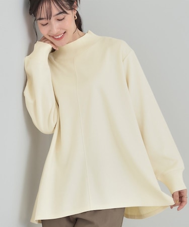 滑らかタッチが癖になる Aラインスエード調トップス