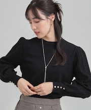 コンパクト見えが大人かわいい お袖編み柄ニット