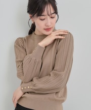 コンパクト見えが大人かわいい お袖編み柄ニット