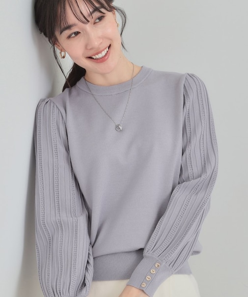 コンパクト見えが大人かわいい お袖編み柄ニット
