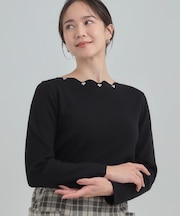 スカラップネックが上品 ビジューニット