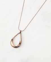 フェイクスエードドロップネックレス