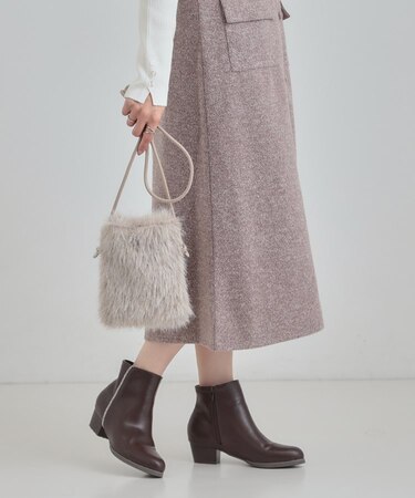 ラメ入りファーが目を惹く ミニショルダーバッグ