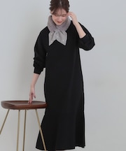 スタイルがすっきりに見える 裾マーメニットワンピース