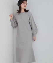 スタイルがすっきりに見える 裾マーメニットワンピース