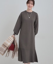 スタイルがすっきりに見える 裾マーメニットワンピース