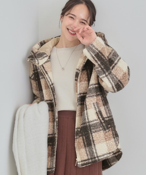 ブークレチェックフードコート