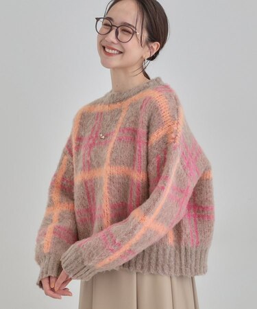 チェック柄ふわふわニット