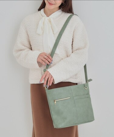 【8ポケット】フロント切り替えショルダーバッグ