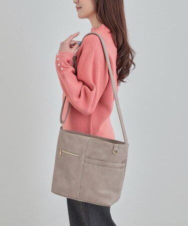 【8ポケット】フロント切り替えショルダーバッグ