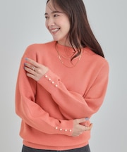 【洗濯機可/毛玉になりにくい】お袖パールで上品な ハイネックニット