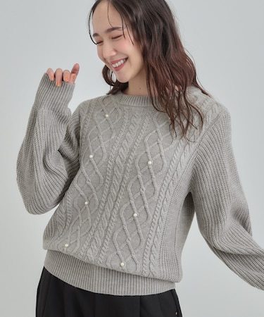 フェイクパールで上品見え ケーブルパール調ニット