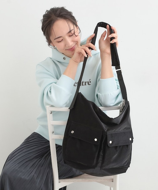 ダブルポケットワンショルダーバッグ