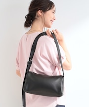 カジュアルからきれいめまで ワンハンドル ショルダーバッグ