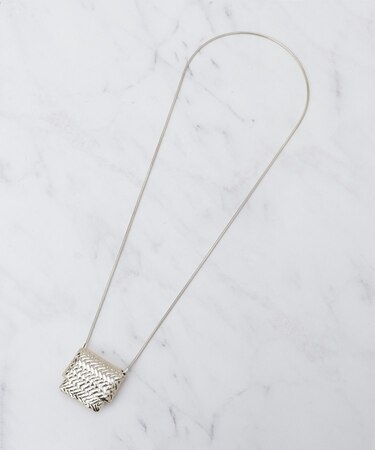 ピルケース風ネックレス