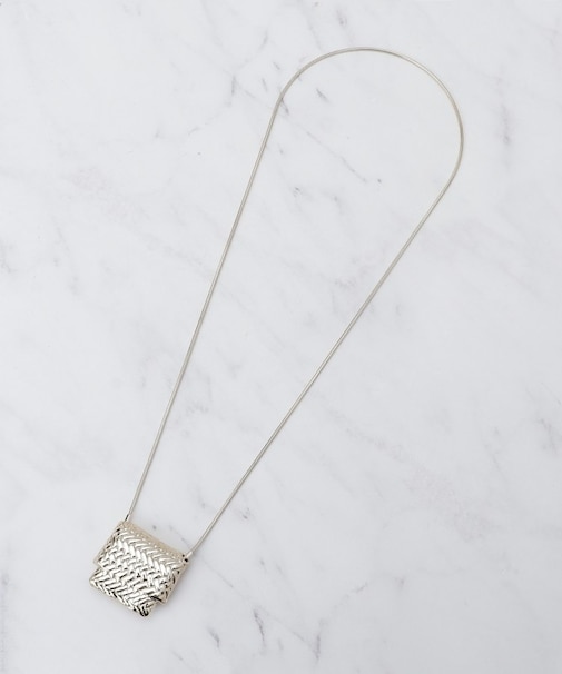 ピルケース風ネックレス