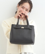 金具ベルトトートバッグ