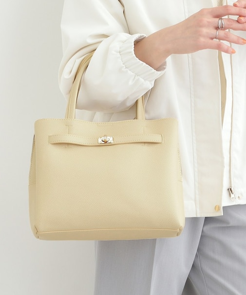 金具ベルトトートバッグ