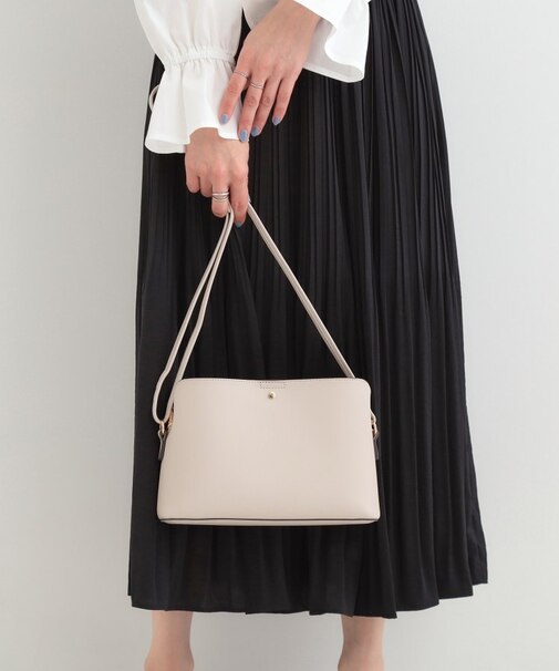 一枚革風3層ショルダーバッグ