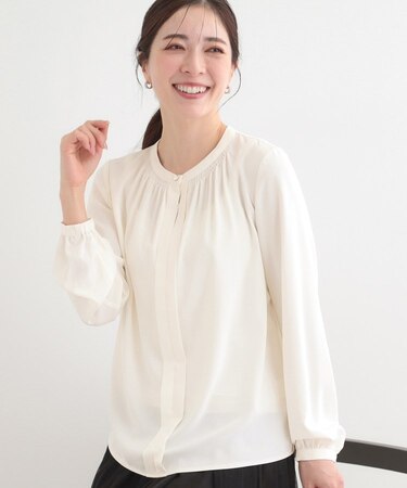 【多機能】メタルボタンがアクセント ふんわりギャザーブラウス