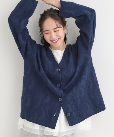 無地柄がコーデのアクセントに Vネックカーディガン