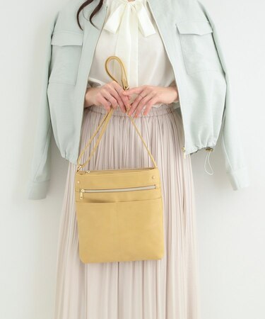 ボディフィット8ポケットショルダーバッグ