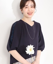 【ストレッチ】カットジョーゼット スリットレーススリーブトップス