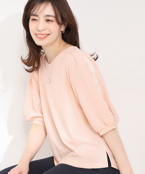 【ストレッチ】カットジョーゼット スリットレーススリーブトップス