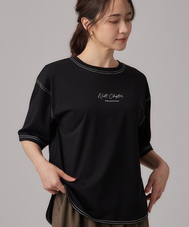 【S-LL/体型カバー】インせず着られる 配色ステッチ 5分袖ロゴTシャツ