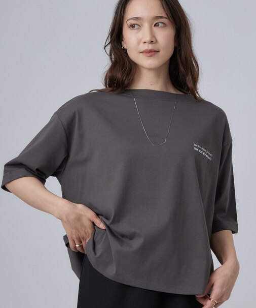 【ひんやり/体型カバー】首元すっきり ゆるバックギャザーTシャツ