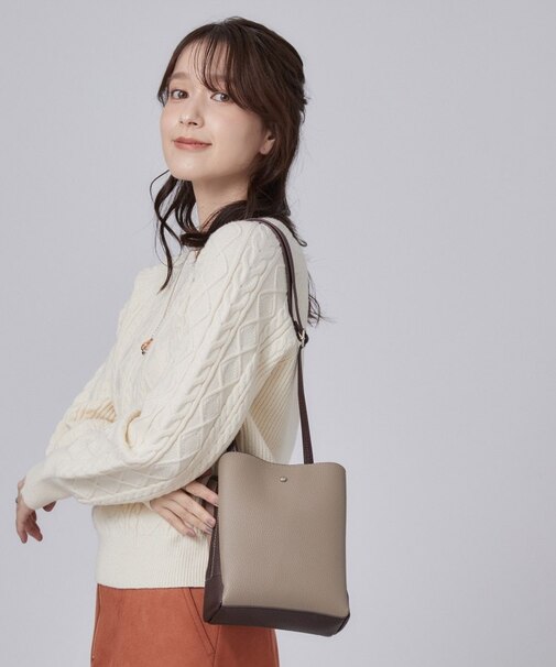 【軽量】ふわっと軽い3層ショルダーバッグ
