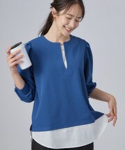 きちんと見え！キーネック衿アクセ付きジョーゼットプルオーバー