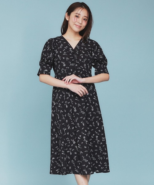 フラワーVネックフレアワンピース【洗濯機洗い可/イージーアイロン