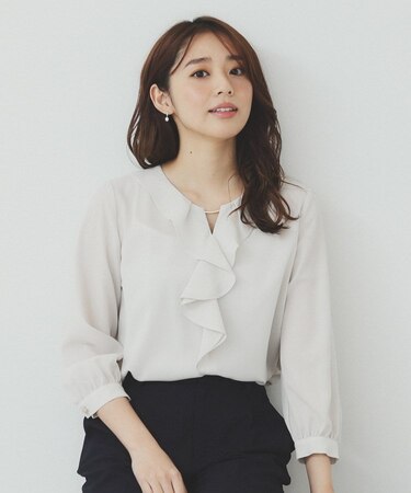 フリルバーデザインブラウス【洗濯機洗い可/イージーアイロン/防シワ】