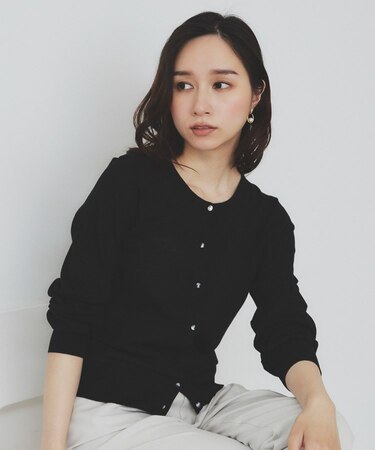 《7色展開/XS-LLサイズ》ビジューボタンクルーネックカーディガン【洗濯機洗い可】