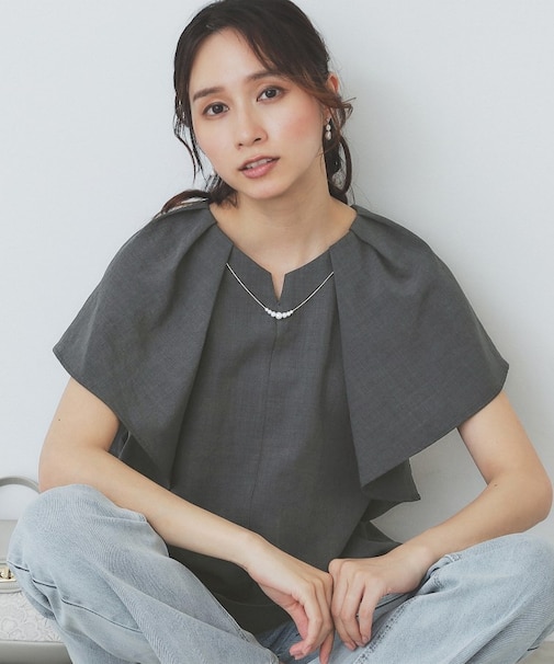 《7色展開/S-LLサイズ》フリルタックスリーブキーネックブラウス【吸水速乾/洗濯機可/イージーアイロン/抗ピル】