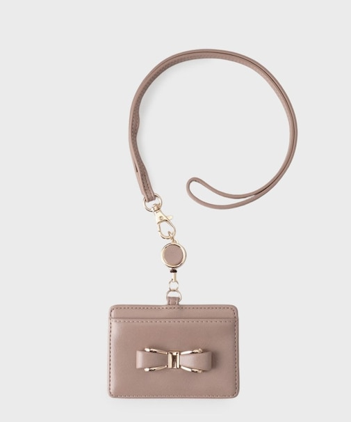 リボンモチーフリール付きパスケース