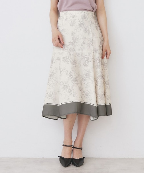 パネルフラワープリントフレアスカート【洗濯機洗い可/イージーアイロン】