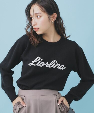 パール調ロゴクルーネックニット【洗濯機OK】