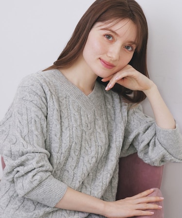 ラメ混ファンシーケーブルVネックニット【洗濯機OK】