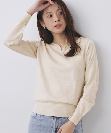 ゴールドパーツ付きハートネックニット【洗濯機OK】