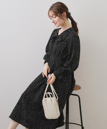 リボンボウタイドットワンピース【洗濯機OK/イージーアイロン/防シワ】