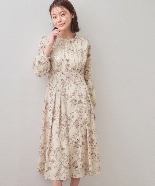 フラワーハイネックタックワンピース【洗濯機OK／イージーアイロン／防シワ】